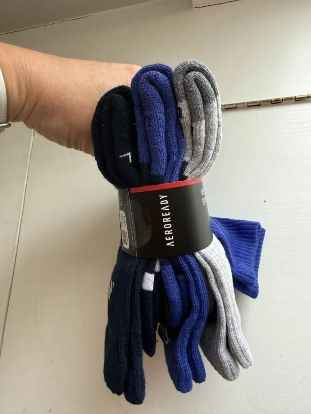NWT Adidas Youth Cushioned AeroReady Crew Socks 6 Pair Size 5Y-7Y [jb]